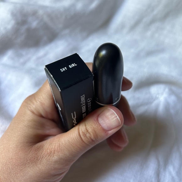 MAC Shy Girl Cremesheen Lipstick - Picture 10 of 10